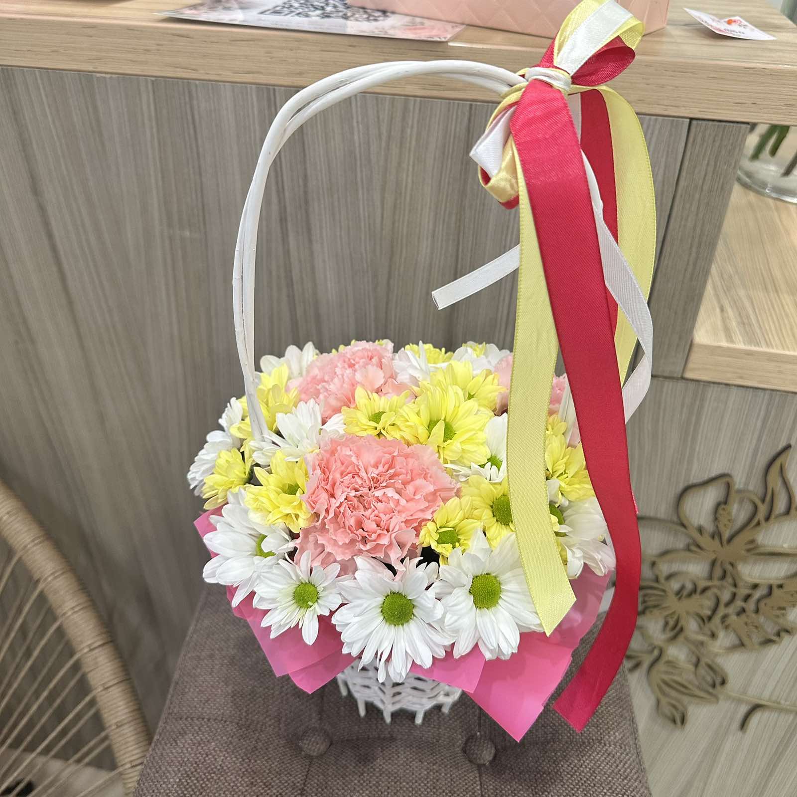 Квітковий кошик "Sunny Blossom Basket"